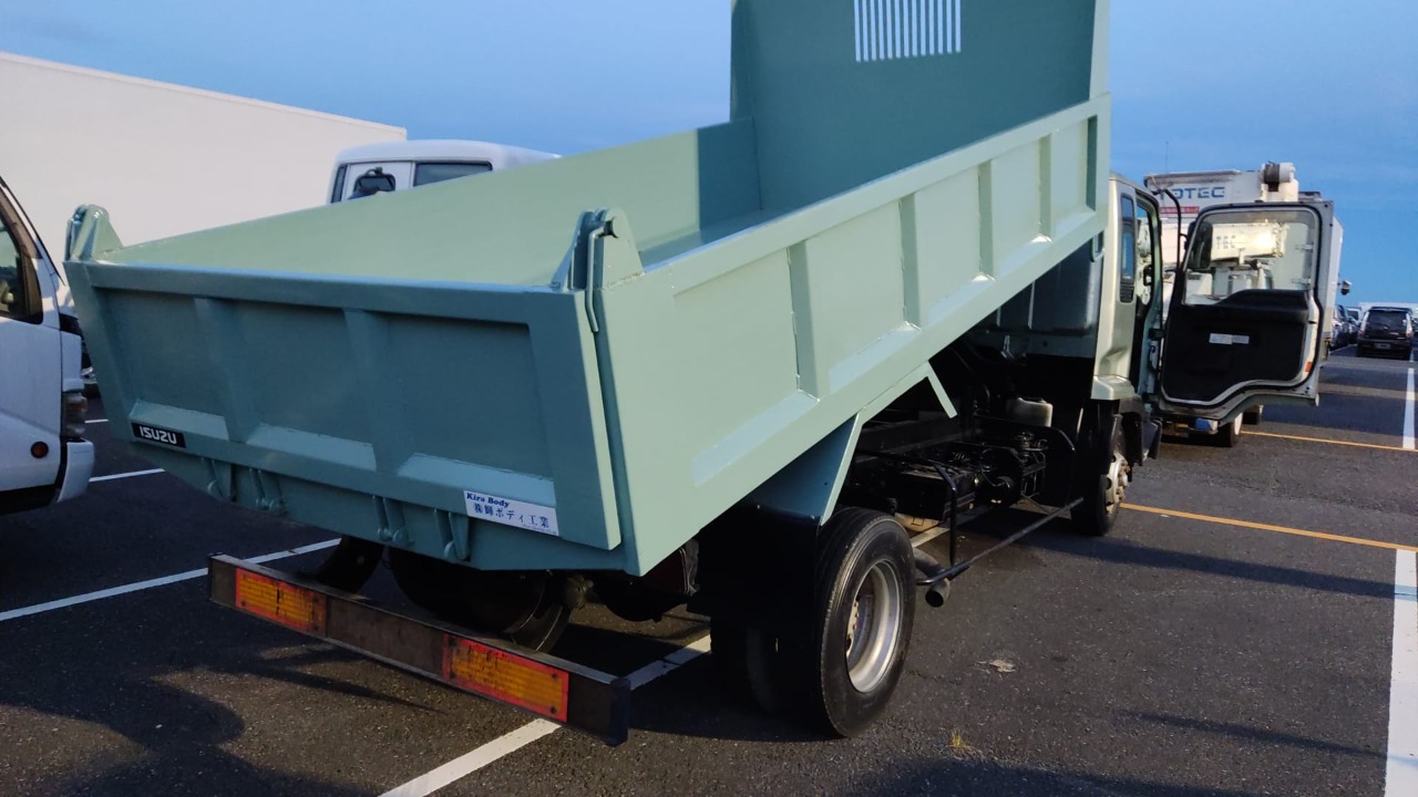 1999 Isuzu Forward Dump